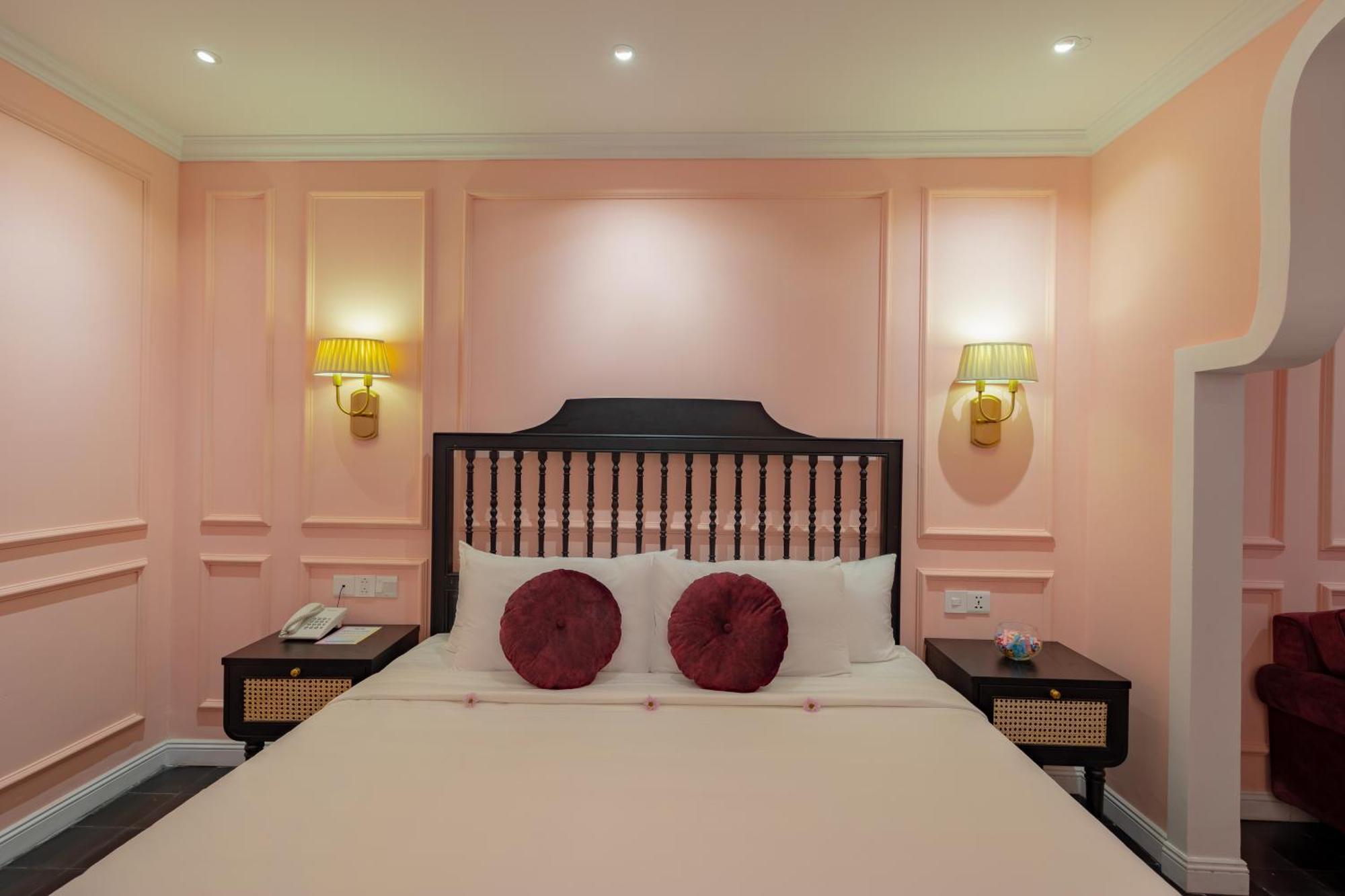 Апарт-отель The Now Boutique & 4*